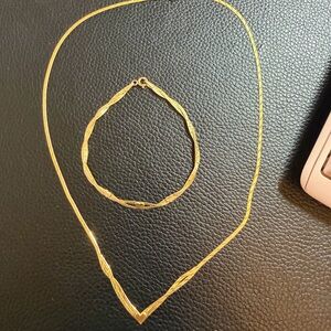 Gold 14kt Women's Twist Chain Necklace and Bracelet Set